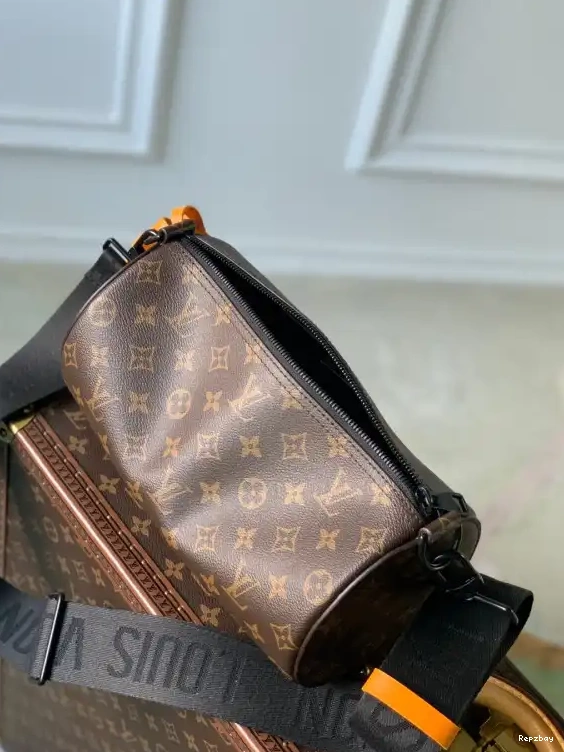 Rep ladies LOUIS Soft Polochon PM VUITTON 0218