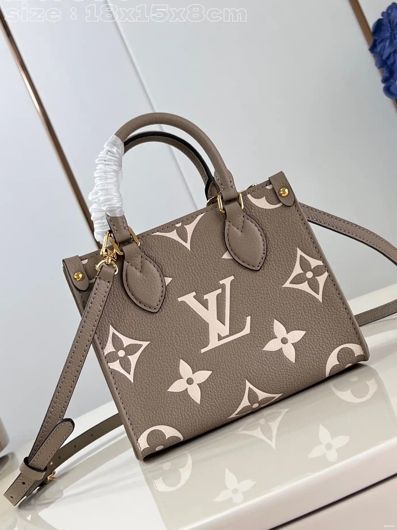 ONTHEGO BB-18*15*8.5cm LOUIS VUITTON 0218