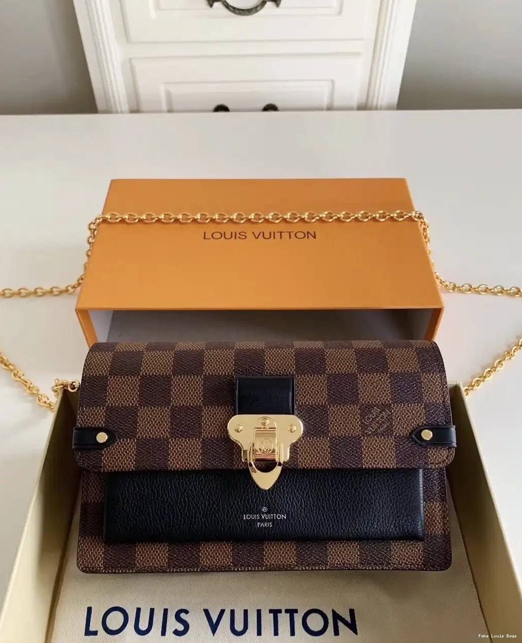 VAVIN WALLET LOUIS CHAIN VUITTON 0218