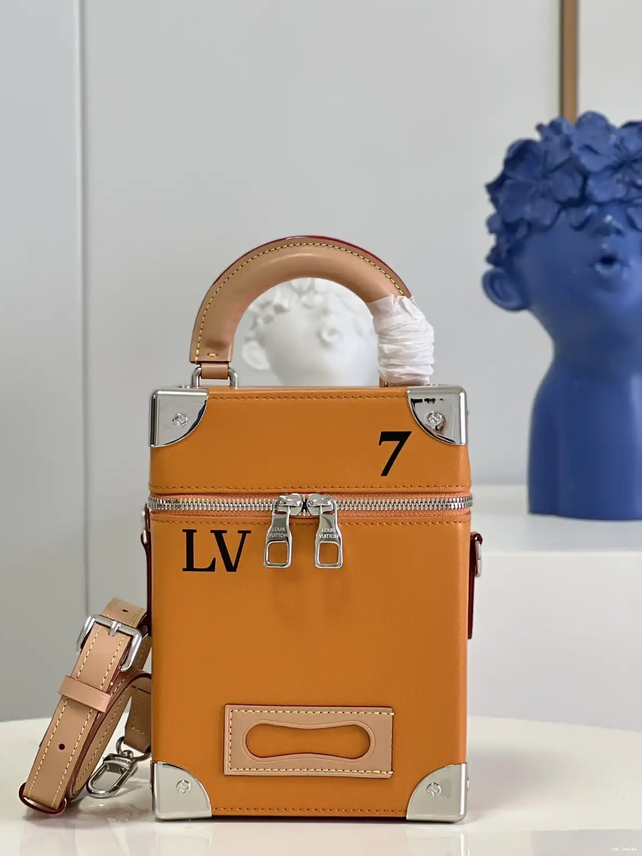 VERTICAL VUITTON LOUIS BOX TRUNK 0226