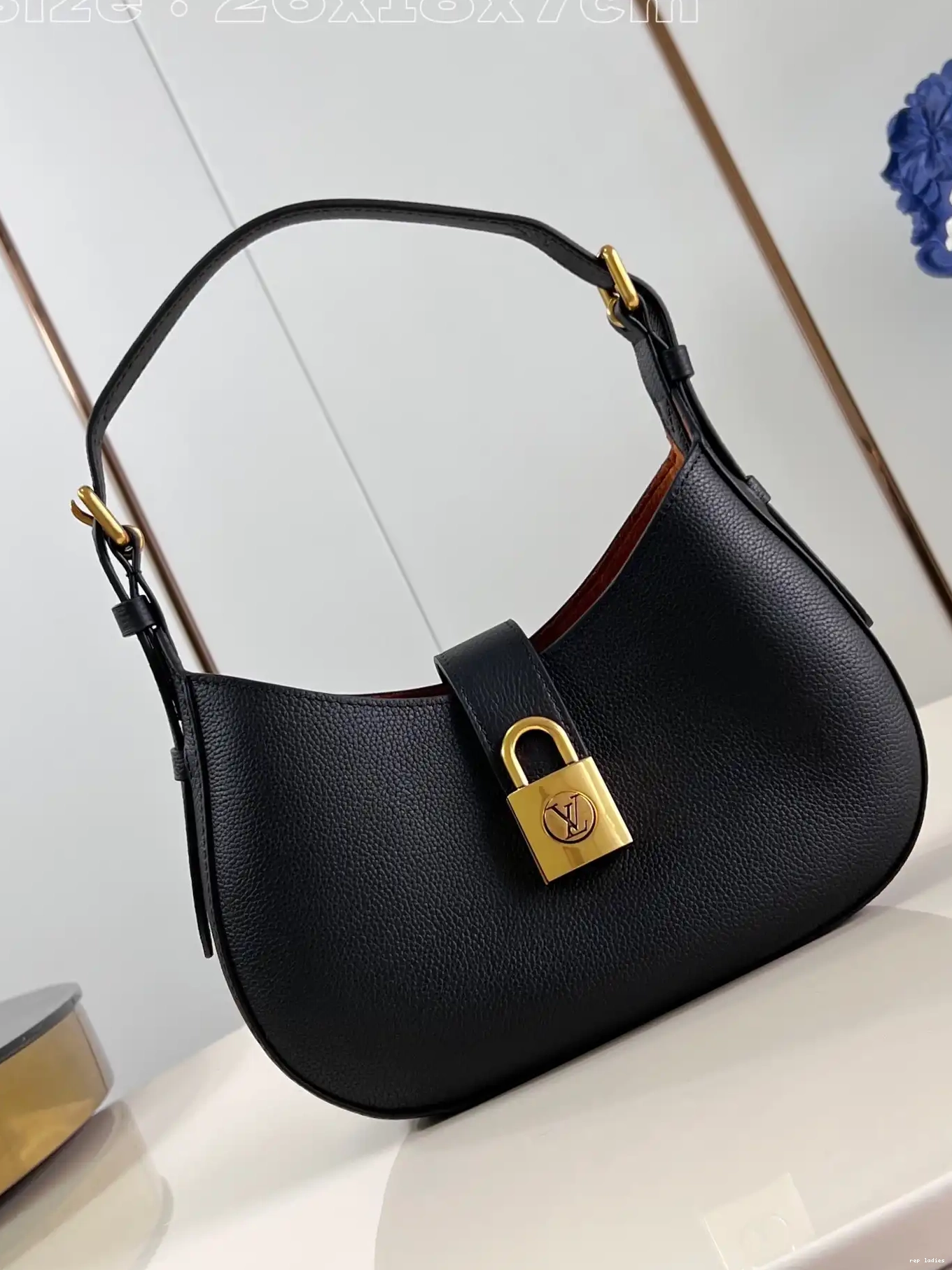 VUITTON Key Shoulder LOUIS Low Bag-26*18*7CM 0220