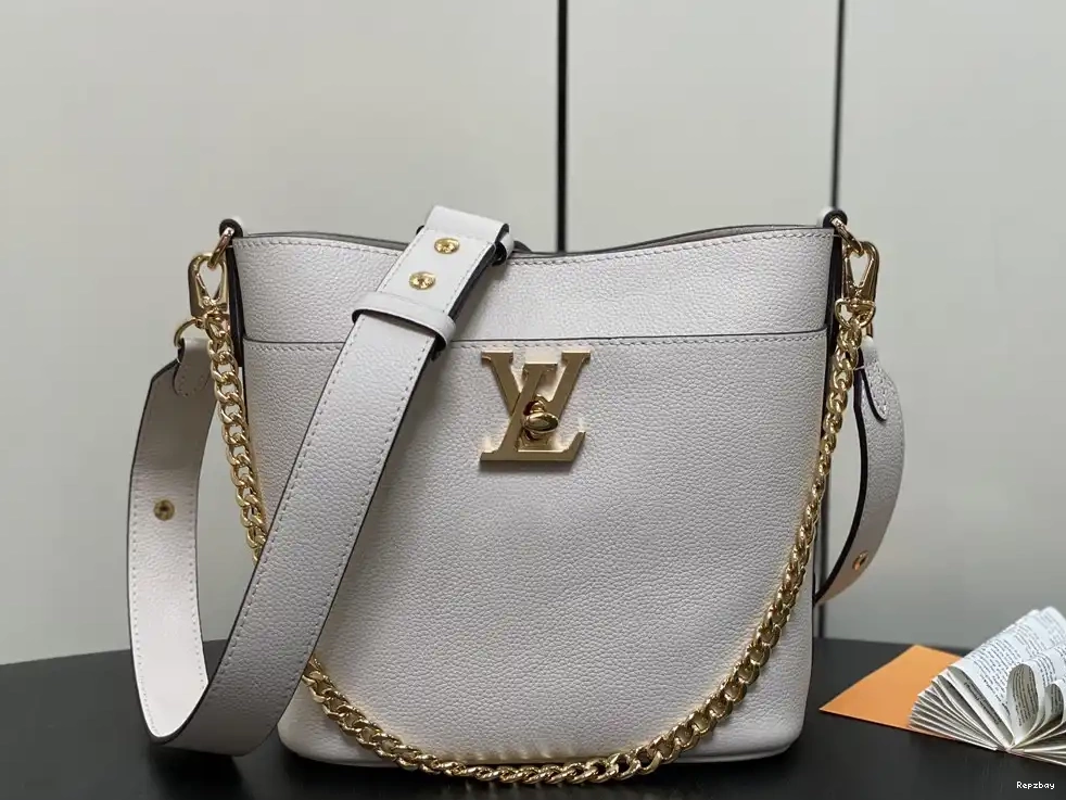 Fake Louis Bags Walk VUITTON 20 x LOUIS and 20.5 x Lock - 12CM 0227