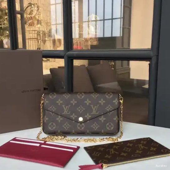 Vuitton POCHETTE FELICIE Louis 0218