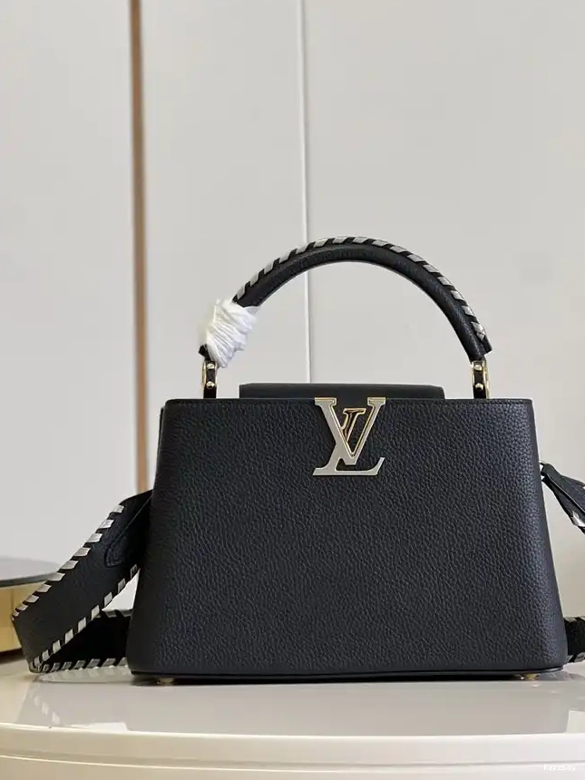 Rep ladies VUITTON LOUIS MM CAPUCINES 0225