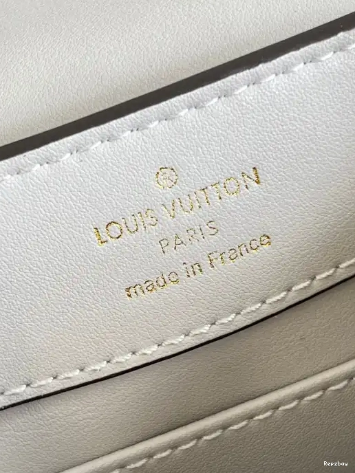 Repladies VUITTON MINI LOUIS CAPUCINES 0222