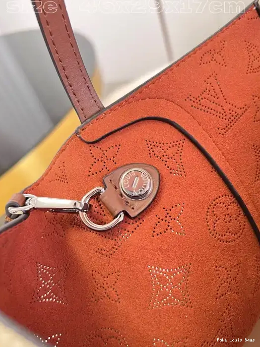 Rep ladies 29.5 x LOUIS VUITTON HINA-46 17CM x 0223