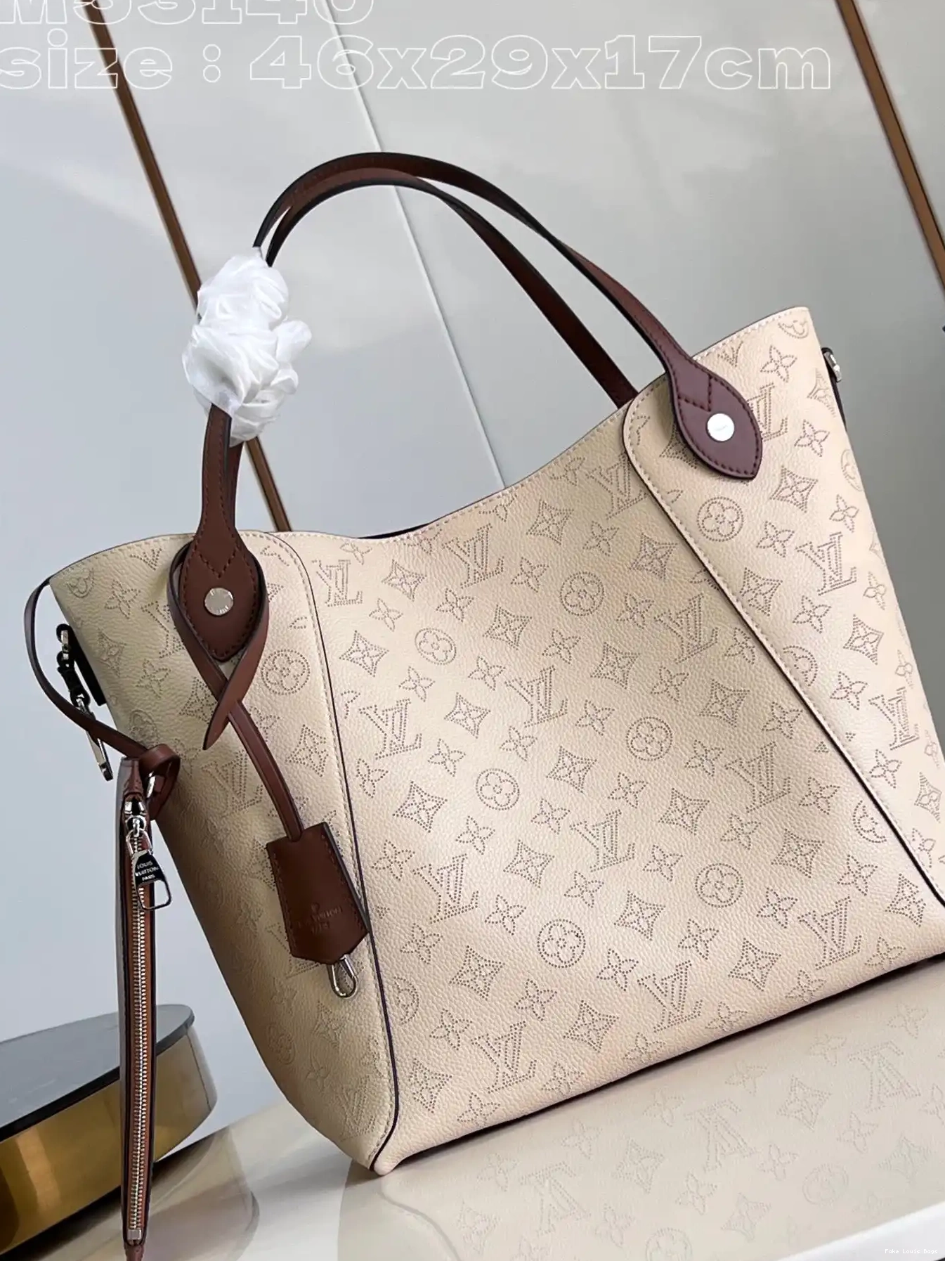 Rep ladies 29.5 x LOUIS VUITTON HINA-46 17CM x 0223