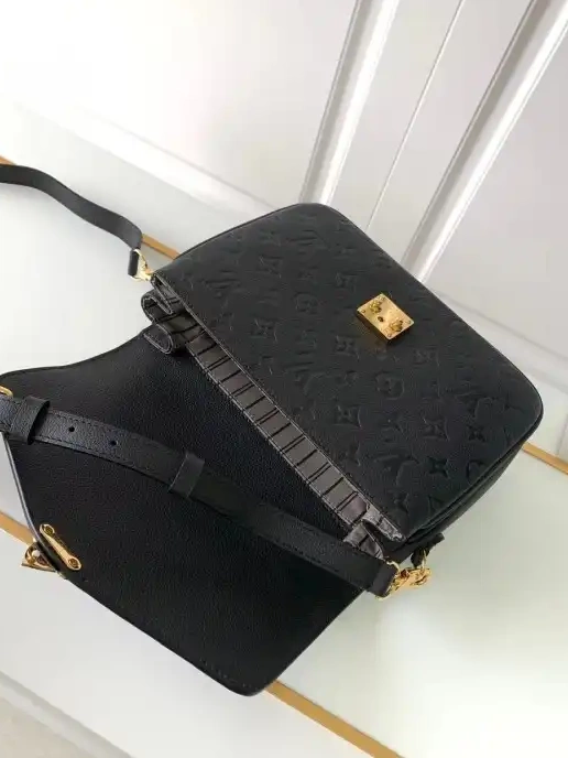 Fake Louis Bags Vuitton Louis Metis Pochette 0213