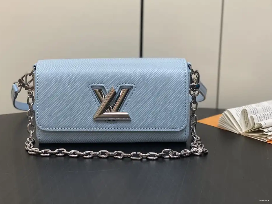 VUITTON LOUIS TWIST-19*10.5*6.5cm 0213