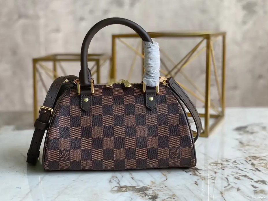 VINTAGE LOUIS BAG VUITTON 0213