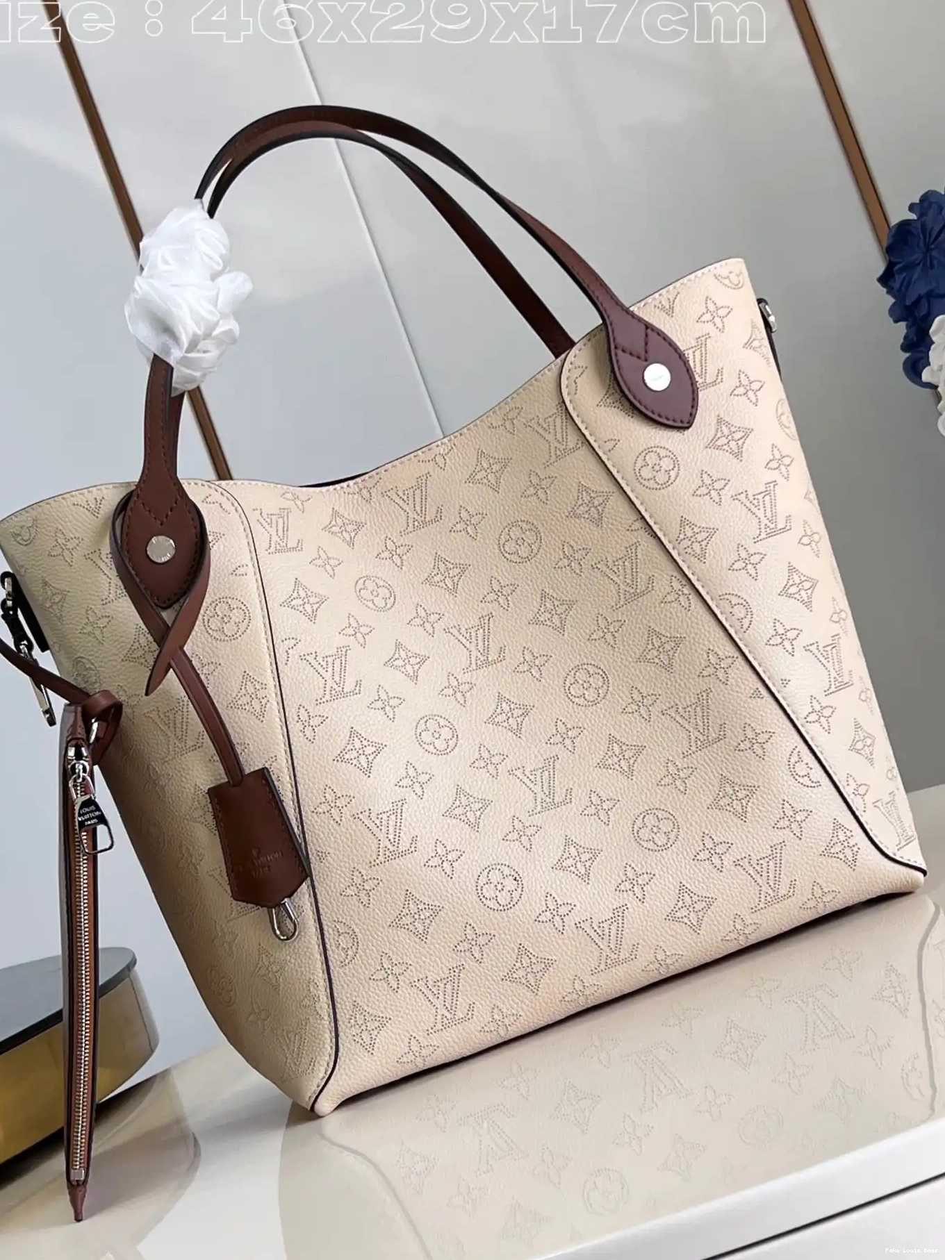 Rep ladies 29.5 x LOUIS VUITTON HINA-46 17CM x 0223