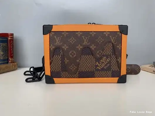 SOFT TRUNK LOUIS VUITTON 0228