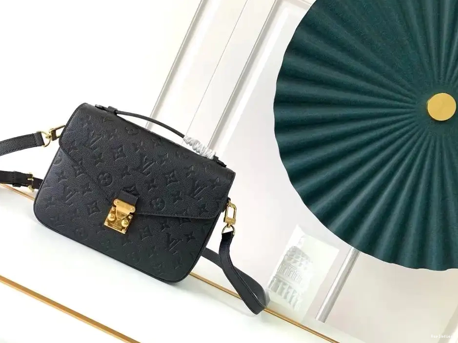 Vuitton Louis Metis Pochette 0213