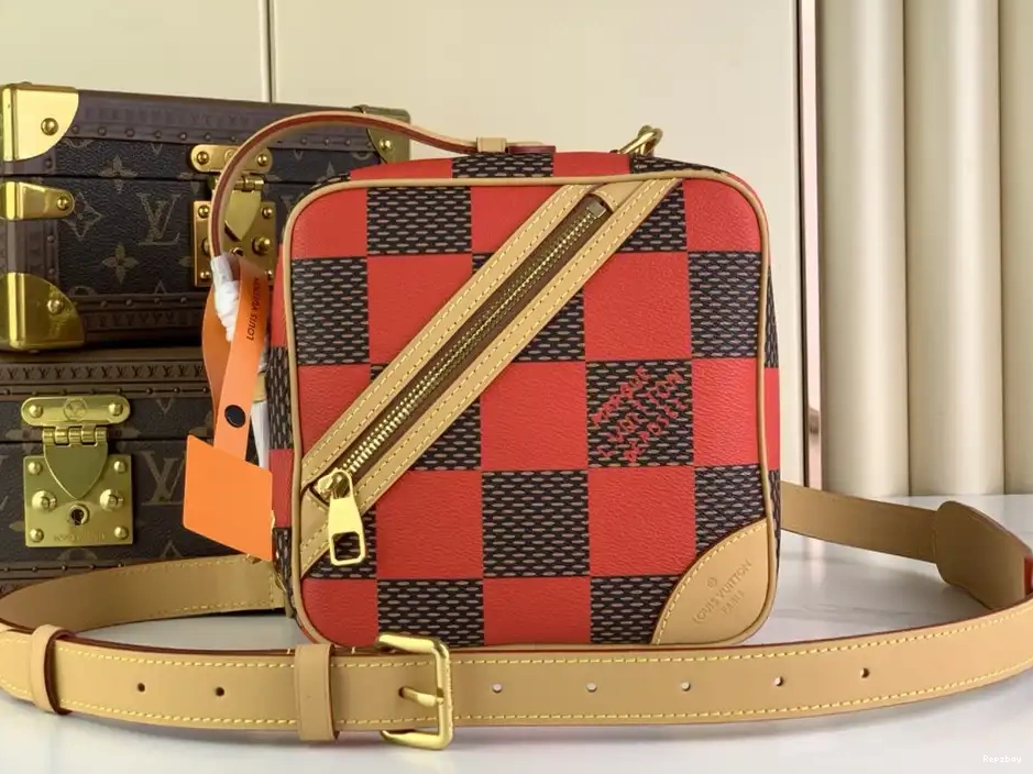 Rep ladies LOUIS Messenger-24*24*8CM Chess VUITTON 0227