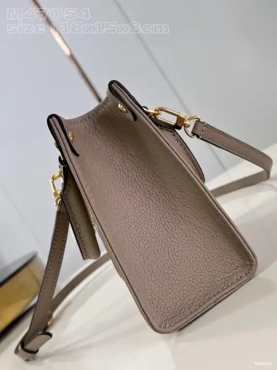 Rep ladies ONTHEGO BB-18*15*8.5cm LOUIS VUITTON 0218