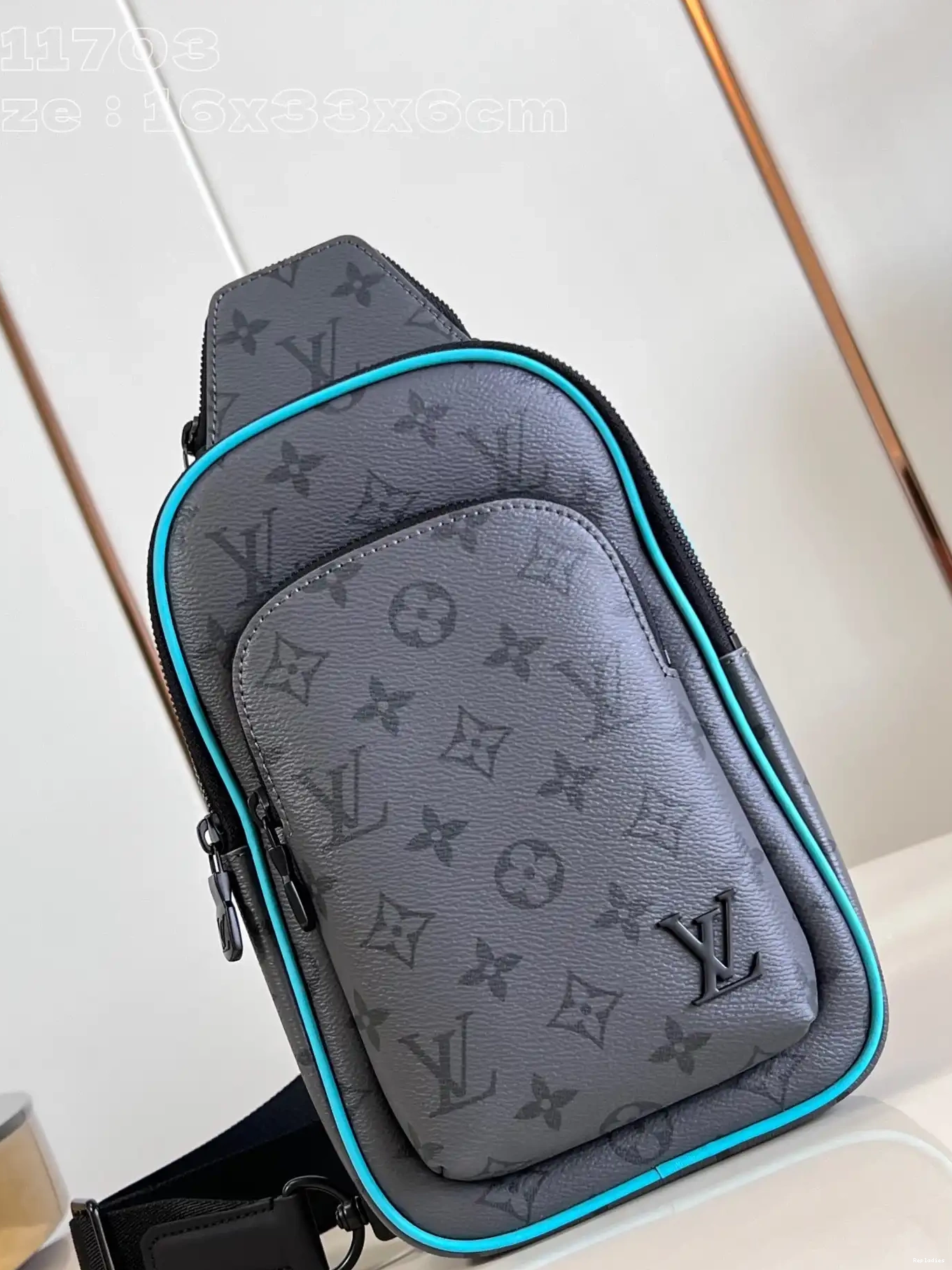 Avenue VUITTON LOUIS Slingbag-16*33*5.7CM 0212