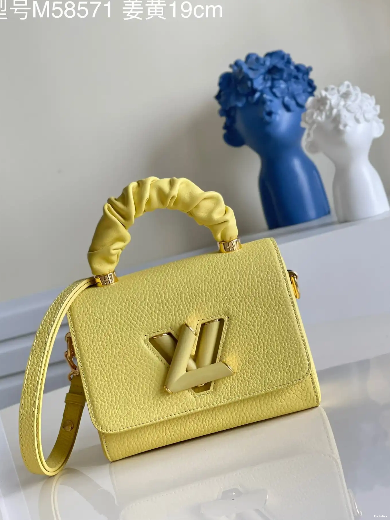 LOUIS PM VUITTON TWIST 0302