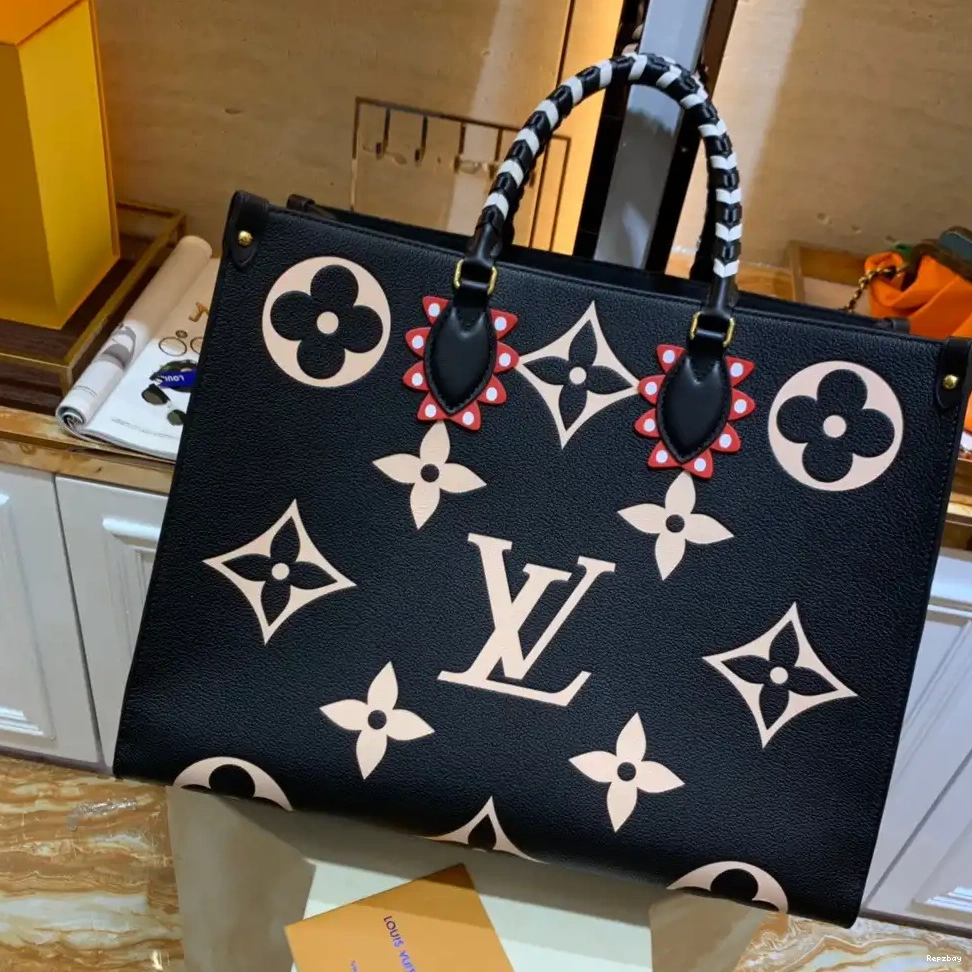 GM VUITTON LOUIS CRAFTY ONTHEGO 0302