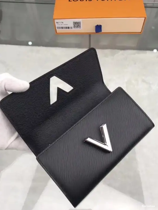 Fake Louis Bags Wallet Twist Louis Vuitton 0302