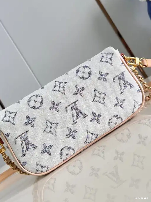 Fake Louis Bags Chain Wallet Ivy-23.5*12*4.3cm VUITTON on LOUIS 0303