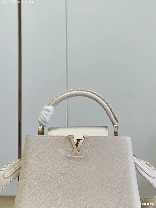 VUITTON LOUIS CAPUCINES MM 0302